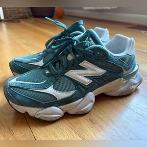 New Balance 9060 green M7.5 W9